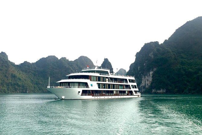 Halong Bay Cruise 2Day/1Night 5 Star Cruises All Included - The First Day: Lan Ha Bay and Ao Ech
