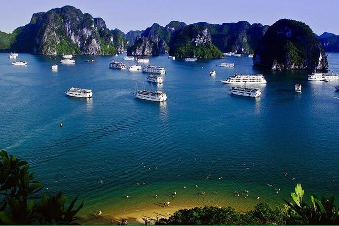 Halong Bay Day Cruise to Sung Sot Cave and Ti Top Island from Hanoi - Exploring Sung Sot Cave: The "Amazing Cave"