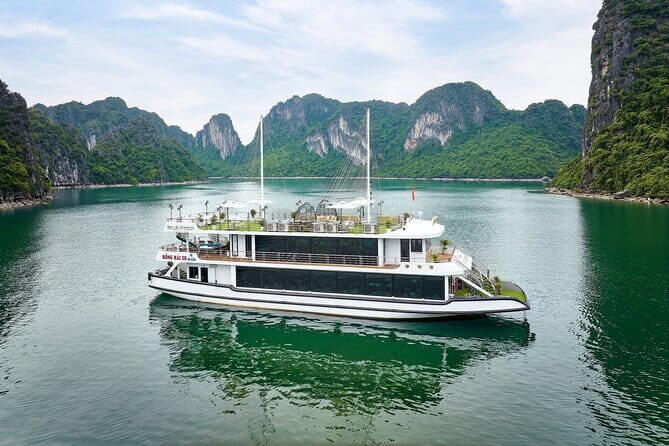 Halong Bay Day Tour Luxury Cruise With Jacuzzi and Buffet Lunch - What to Expect from the Tour