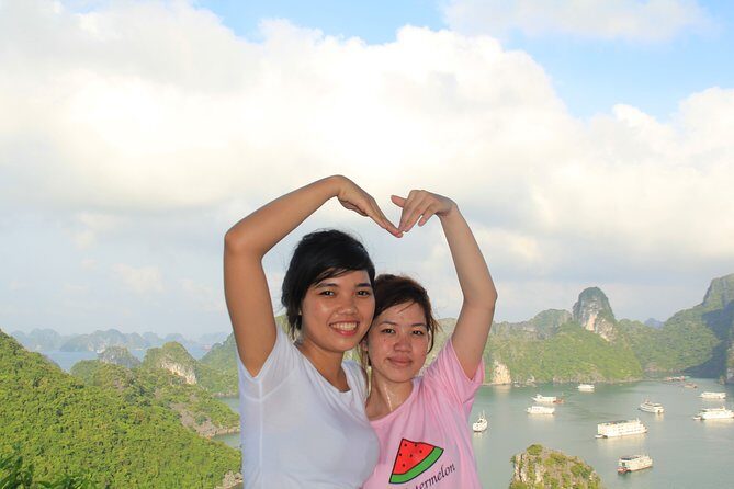 Halong bay Full Day Cruise trip: kayaking, surprise cave, titop island, lunch - Key Points