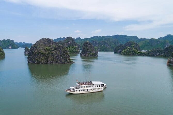 Halong Bay Majesty 2 Day Amanda Legend Cruise - Key Points