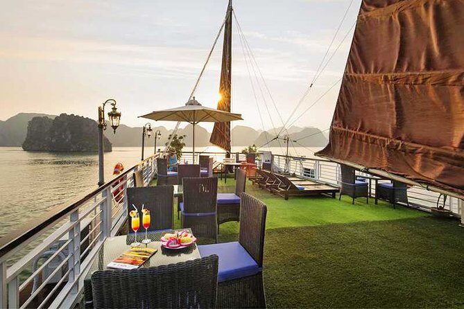 Halong Bay Tours 2 Days 1 Night on 5 Star Cruise (BEST CHOICE) - Onboard Experience and Food