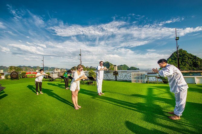Halong Luxury Cruise 2D/1N: Kayaking, swimming, Titop island, Surprise cave - The Sum Up