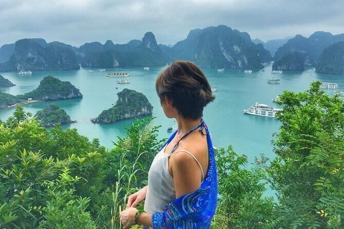 Halong Overnight Boutique Cruises: Kayaking, Swiming and Transfer - A Balance of Comfort and Adventure on the Water