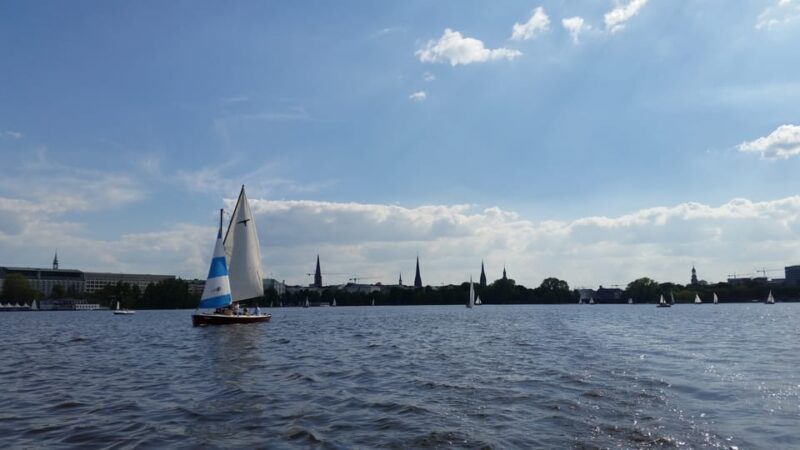 Hamburg: 1.5-Hour Sailing Sightseeing Tour on Aussenalster - FAQ