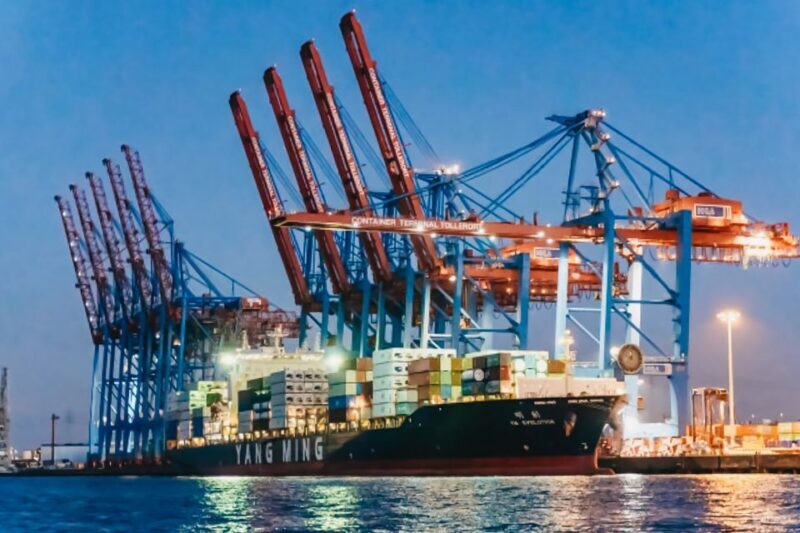 Hamburg: 1.5h Grand Harbor Evening Lights Cruise - Who Should Consider This Tour?