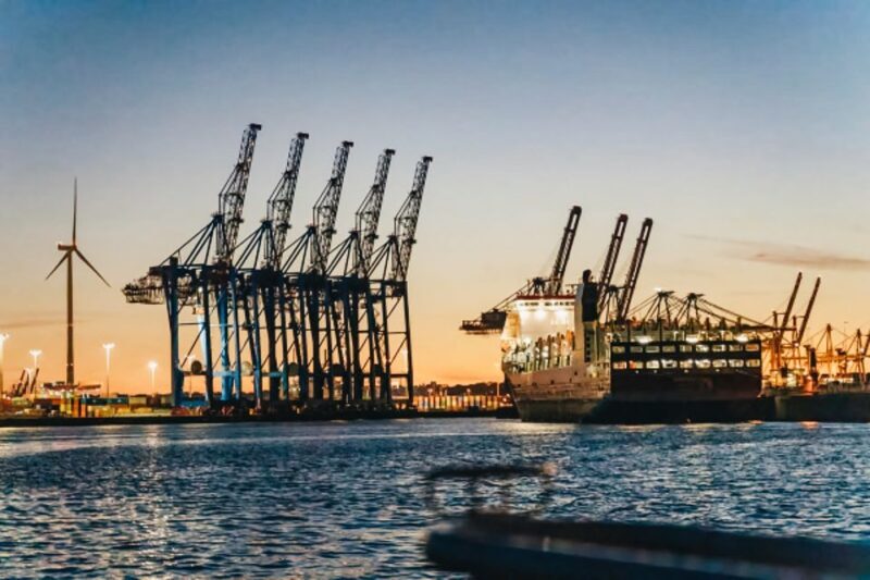 Hamburg: 1.5h Grand Harbor Evening Lights Cruise - FAQs