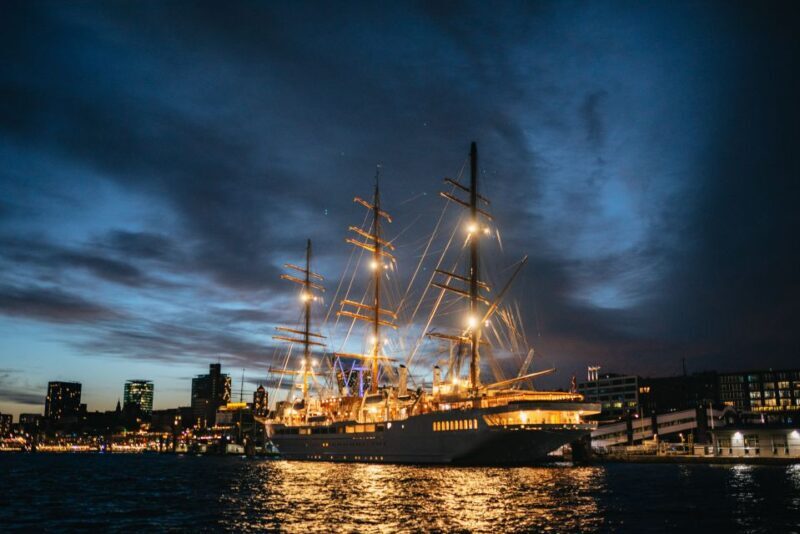 Hamburg: 1-Hour Evening Harbor Lights Cruise - Practical Tips for Making the Most of Your Cruise