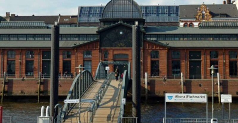 Hamburg: 2-Hour Tour Along the Elbe - Key Points