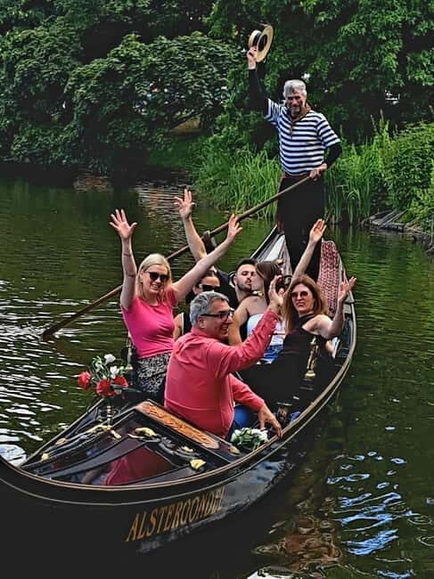 Hamburg: Alster Lake public Tour in a Real Venetian Gondola - An In-Depth Look at the Hamburg Gondola Tour