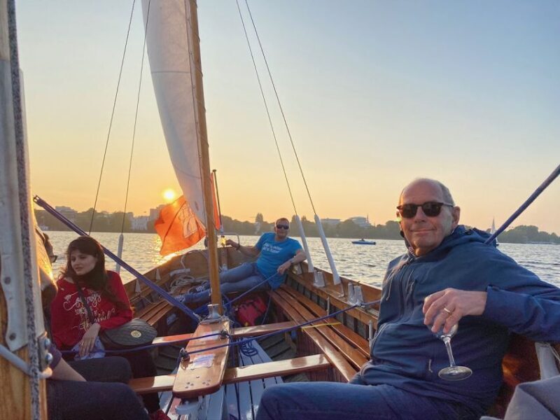 Hamburg: Alster River Sailboat Tour with Sundowner - FAQ
