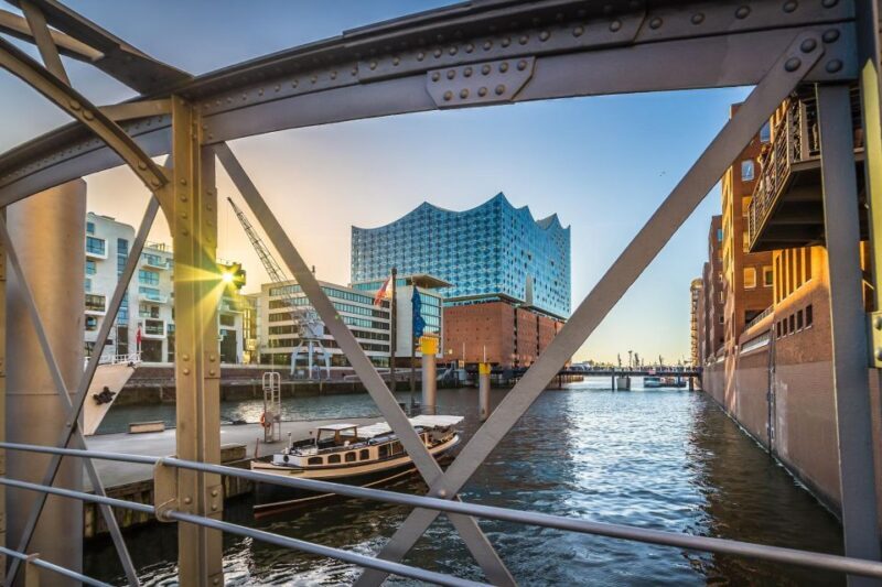 Hamburg Combi: 1,5h Evening Cruise & 2h Reeperbahn Tour - A Detailed Look at the Hamburg Combi Tour