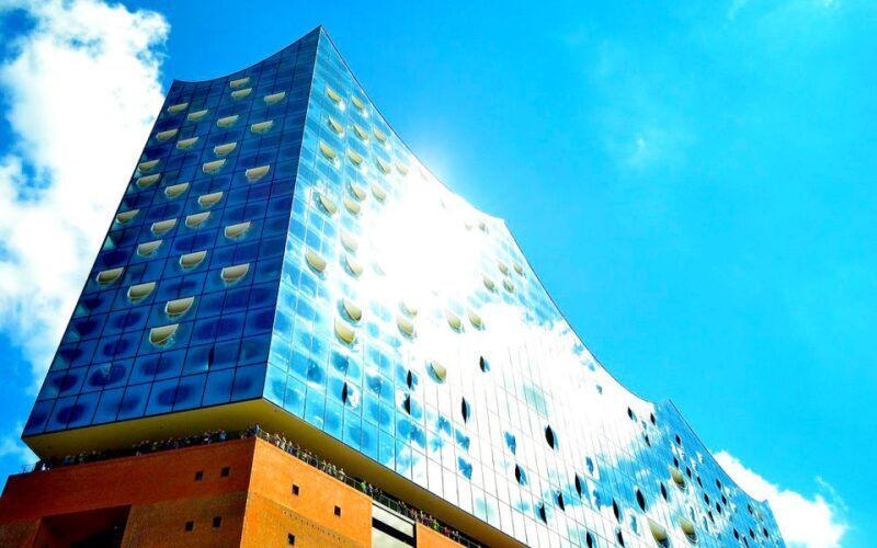 Hamburg: Elbphilharmonie Plaza, Highlights & Surroundings - Key Points