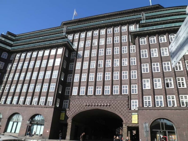 Hamburg: Exclusive Tour by Limousine with Chauffeur - Key Points