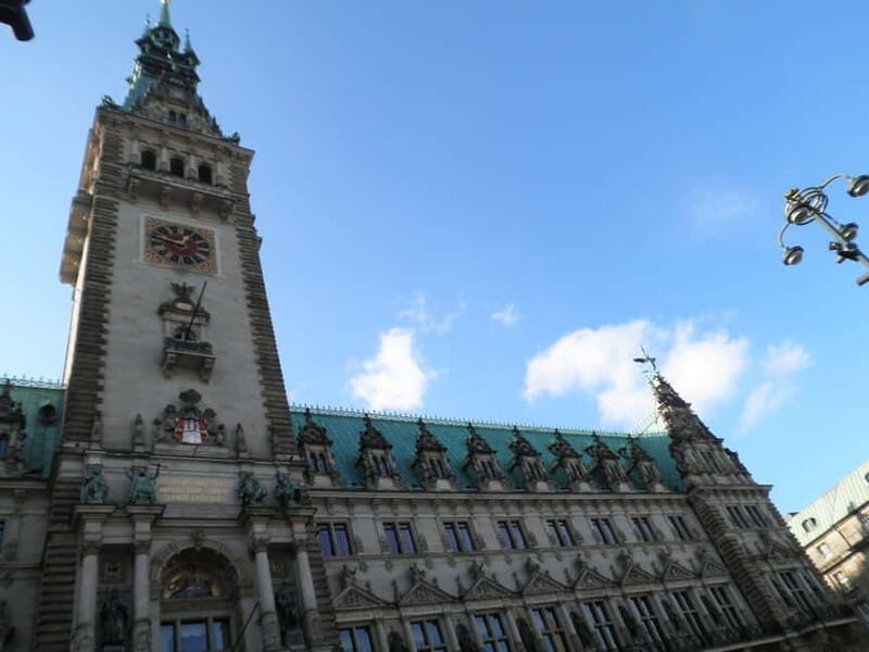 Hamburg: Exclusive Tour by Limousine with Chauffeur - An In-Depth Look at the Hamburg Limousine Tour