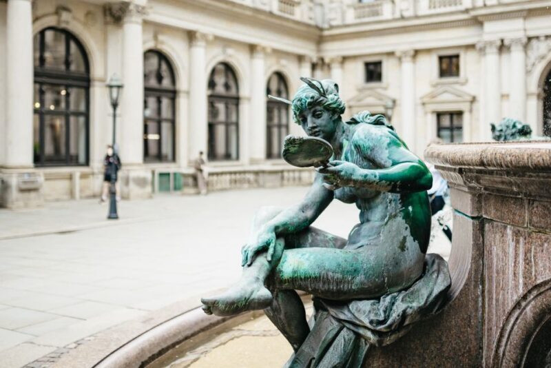 Hamburg: Guided Walking Tour for Magic Fans - Who Should Consider This Tour?