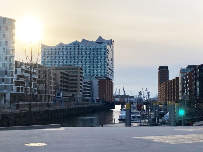 Hamburg: Guided Walking Tour in Danish - Final Summary