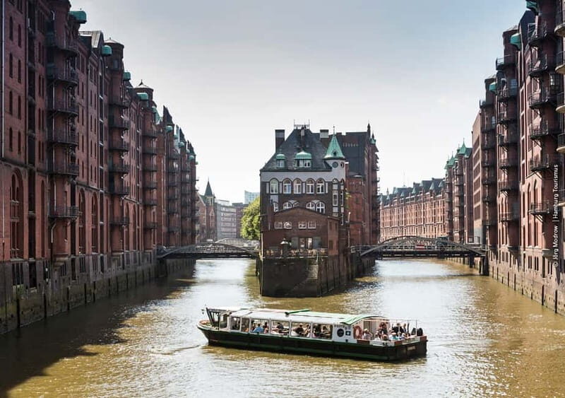 Hamburg: Hamburg City Card with Free Public Transportation - Exploring Hamburg with the City Card