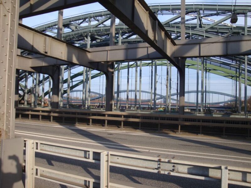 Hamburg Harbor: 3.5-Hour Guided Tour by Bike - Starting Point and Initial Impressions