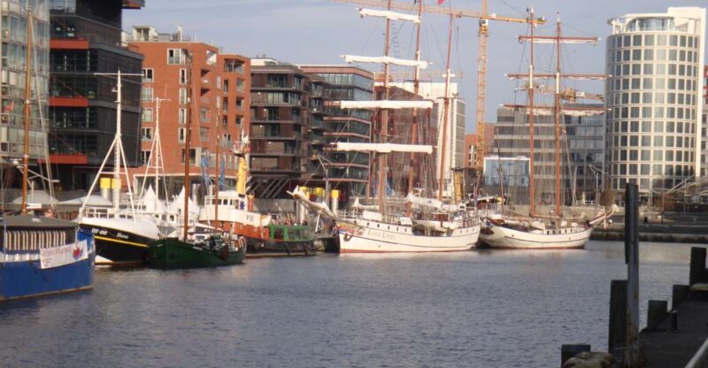 Hamburg Harbor: 3.5-Hour Guided Tour by Bike - Crossing the Elbe River