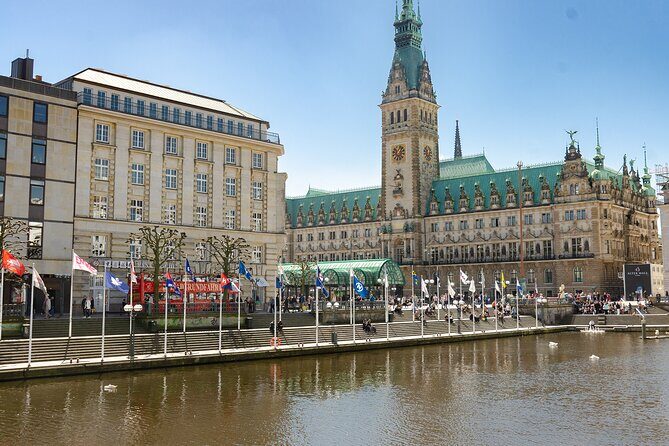 Hamburg Hop-on Hop-off Sightseeing Tour on Red Double Decker Bus - FAQ