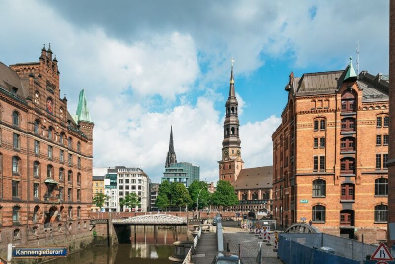 Hamburg: Line A Hop-On Hop-Off Sightseeing Tour - Key Points