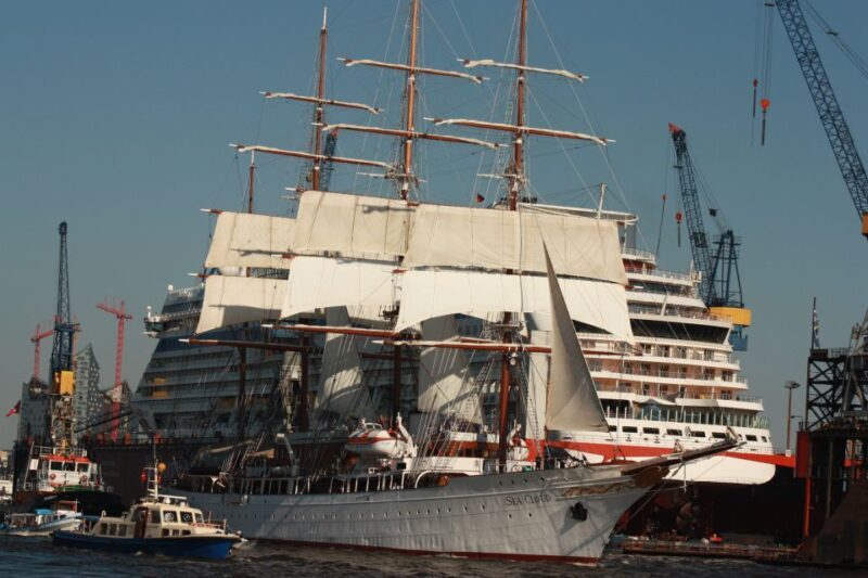 Hamburg: Line F Hop-On Hop-Off Bus and Boat Tour - The Sum Up