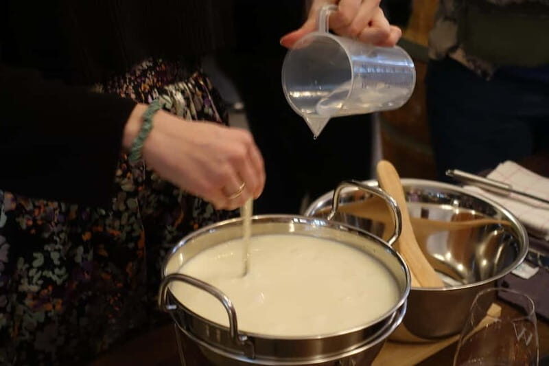 Hamburg: Mozzarella course with accompanying wines - Why This Experience Is Worth It