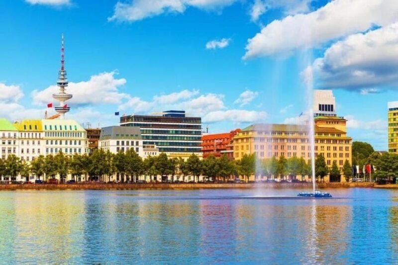 Hamburg : Old town Walking Tour With A Guide - An In-Depth Look at the Hamburg Old Town Walking Tour