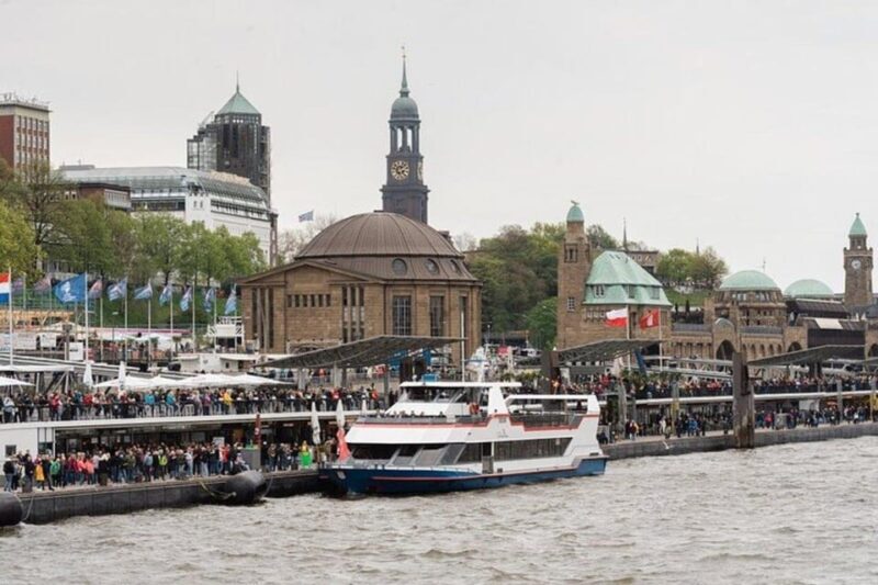 Hamburg: One Hour Traditional Harbor Cruise - The Sum Up