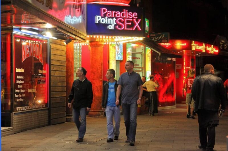 Hamburg: Private Reeperbahn Guided Walking Tour - Final Thoughts: Who Will Love This Experience?