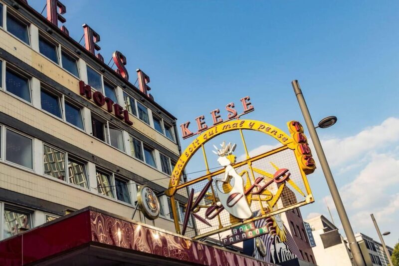 Hamburg: Private St. Pauli Red Light District Tour - Key Points