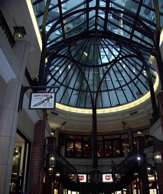 Hamburg: Private Tour Down Town around City Hall - Key Points