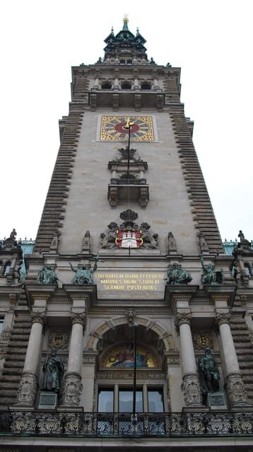 Hamburg: Private Tour Down Town around City Hall - The Sum Up