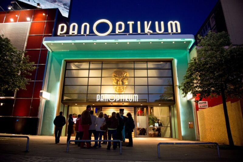 Hamburg: Private Tour Red Light District Walking Tour - An In-Depth Look at the Tour Experience