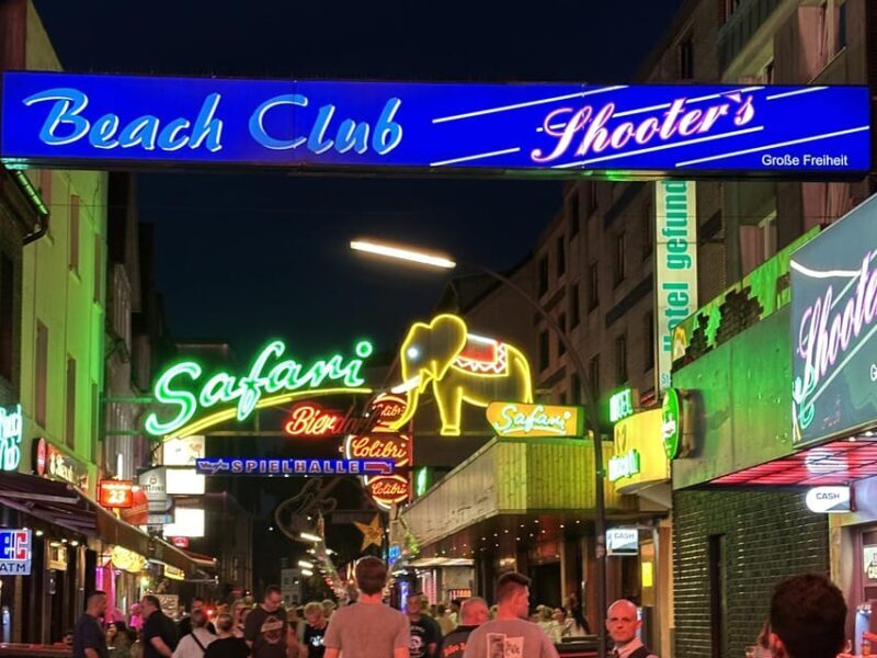 Hamburg: Reeperbahn pub crawl with insider-guide & shots - The Itinerary in Detail
