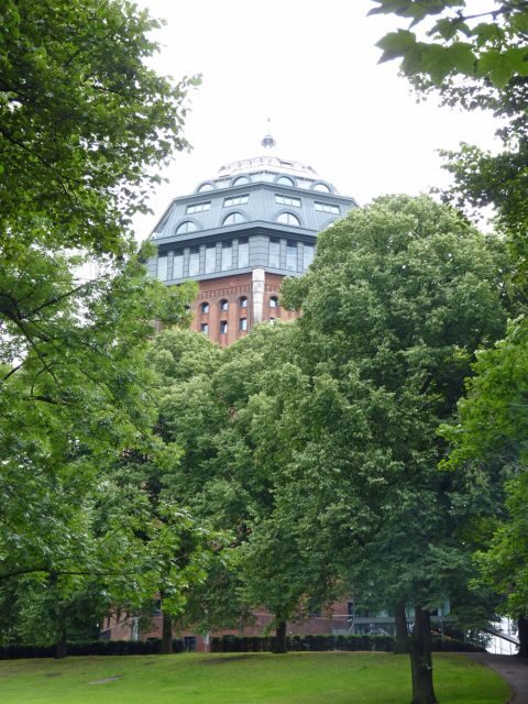 Hamburg: Schanzenviertel Private Tour - Key Points