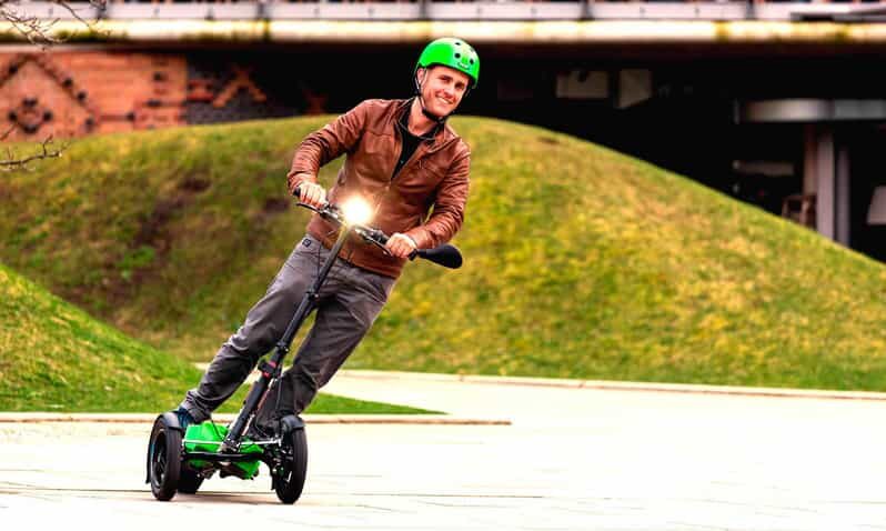 Hamburg: Sightseeing Tour with 'Scuddy' - 2h - An In-Depth Look at the Hamburg Scuddy Tour