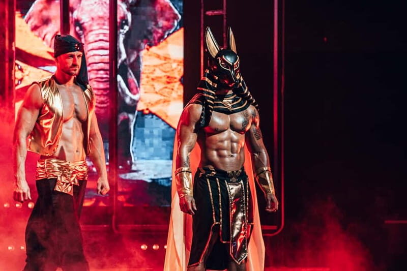 Hamburg: SIXX PAXX Men´s Perfoming Arts Show - Pros and Cons Based on Feedback