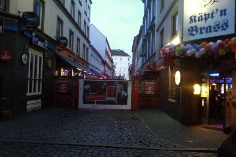 Hamburg: St. Pauli Tour with the White Dandy - Practical Details and Value