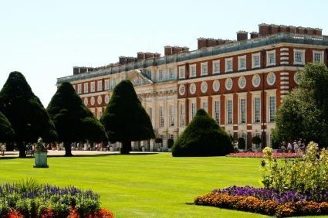 Hampton Court Guided Tour. Full day Access & High Tea - Key Points