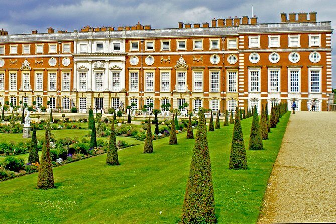 Hampton Court Palace & Garden Maze, Private Tour Admission with Audio Guides - Authentic Insights from Past Participants