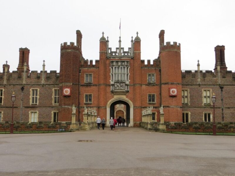 Hampton Court Palace Private tour With Fast Track Entry - What Reviewers Say