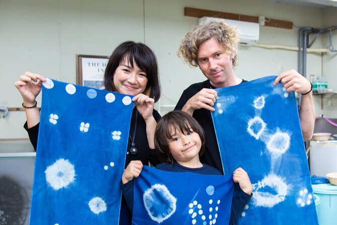 Hand Towel or Handkerchief Indigo Dyeing Workshop in Sanuki - A Deep Dive into the Indigo Dyeing Experience in Sanuki