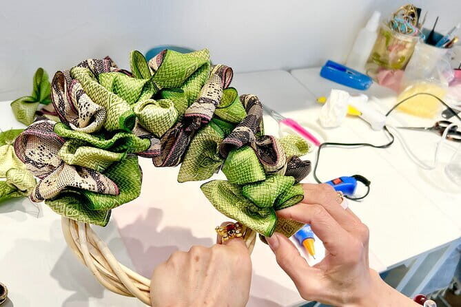 Handmade wreath experience using tatami mat edges in Tokyo - Detailed Review of the Tatami Wreath Workshop in Tokyo