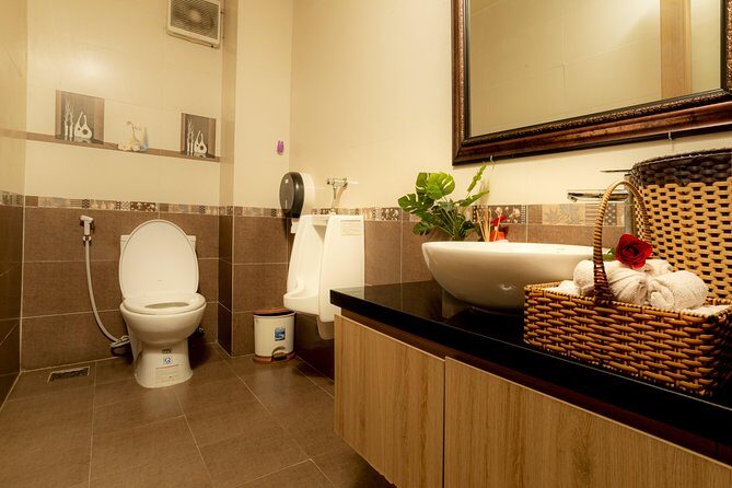 Hands Body Massage 90 mins with aroma oils - FAQ