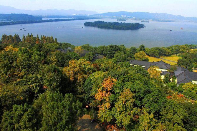 Hangzhou Private Customized Day Tour from Wuxi by Bullet Train - Visiting Lingyin Temple and Stone Grottoes