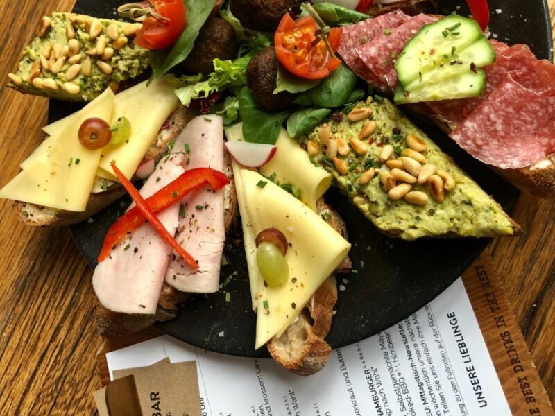 Hannover: Guided Bike Tour for Foodies with Tastings - Key Points