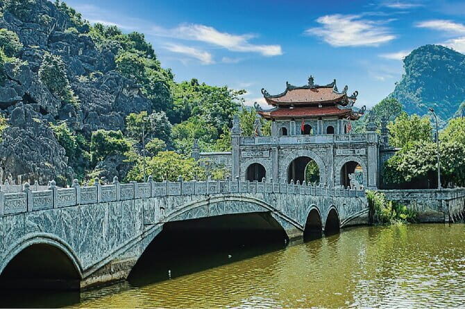 Hanoi City Half Day Private Tour Train Street and Incense Village - Who Is This Tour Best Suited For?