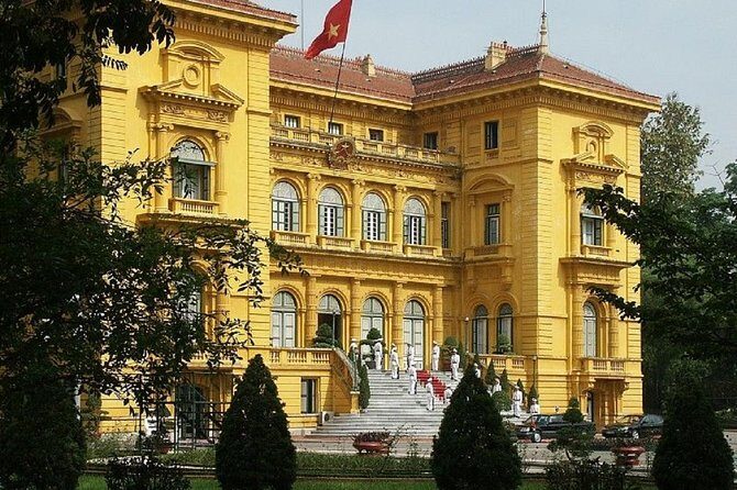 Hanoi City Street Food Night Tour by Motorscooter - Exploring Iconic Landmarks and Local Markets